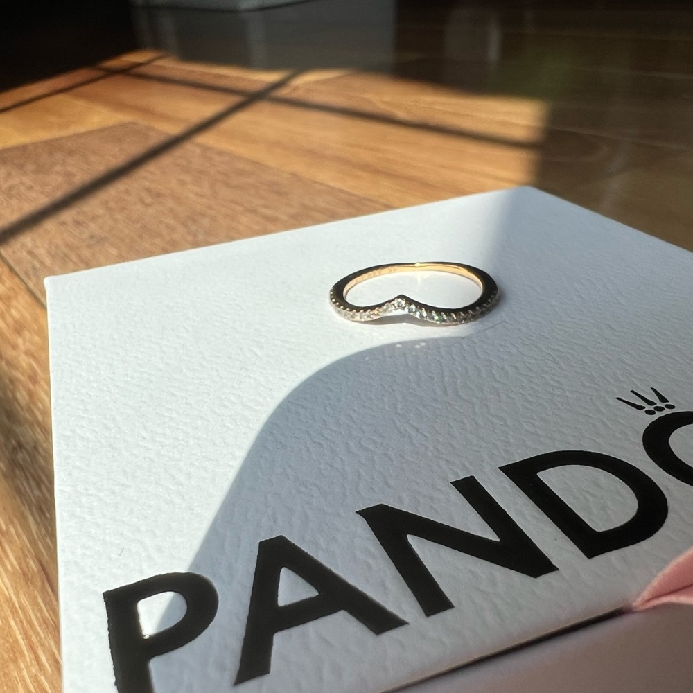 Beautiful Pandora wishbone ring